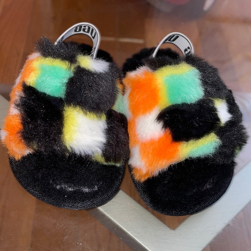 Multicolor Ugg Fluff Yeah. Size 04/05. In great condition.